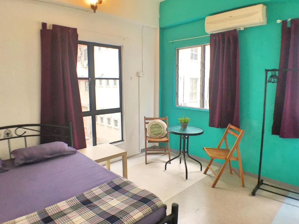 Deluxe Queen Room — Lavender@Guesthouse
